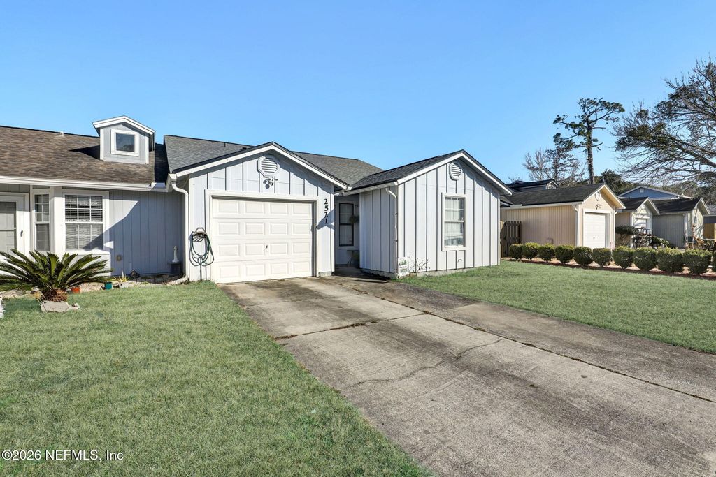 2521 WHITE HORSE Road E, Jacksonville, FL 32246