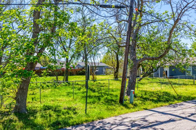 201 S 4th Street, Crandall, TX 75114