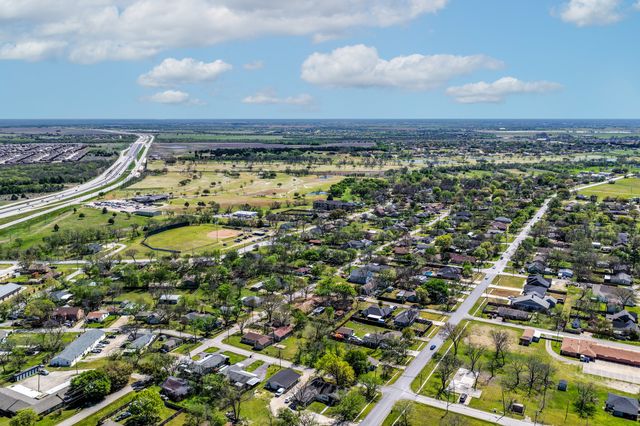 201 S 4th Street, Crandall, TX 75114