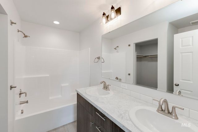 7119 E Shields Dr, Nampa, ID 83687