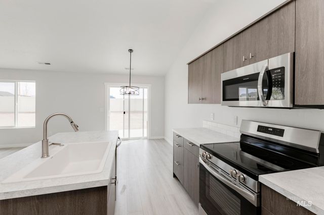 7119 E Shields Dr, Nampa, ID 83687