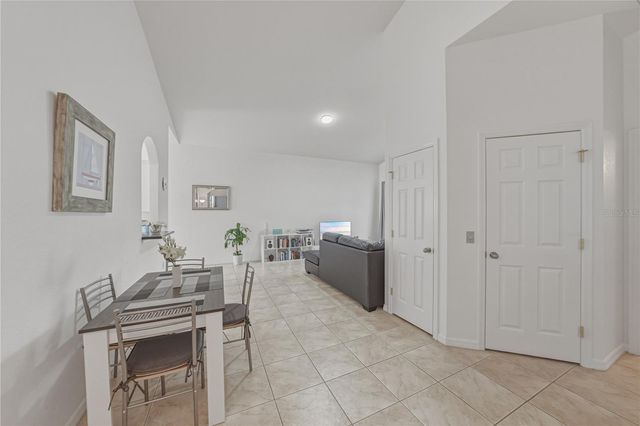 4452 HIDDEN PINE CT, Mulberry, FL 33860