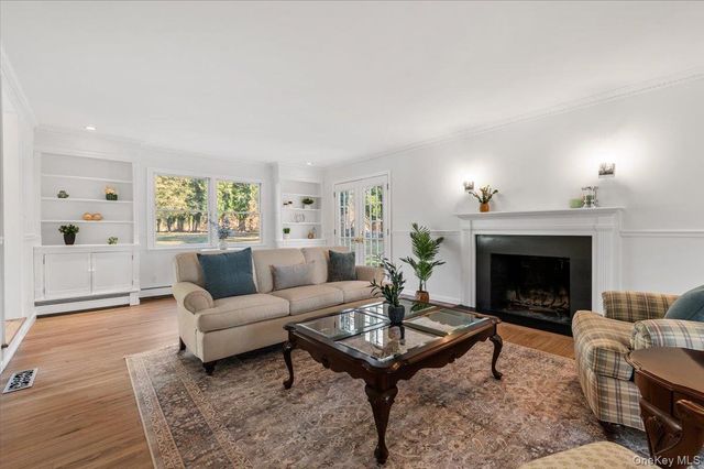 306 Southdown Road, Lloyd Harbor, NY 11743