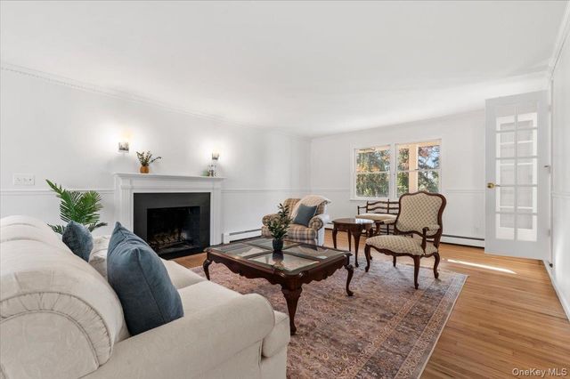 306 Southdown Road, Lloyd Harbor, NY 11743