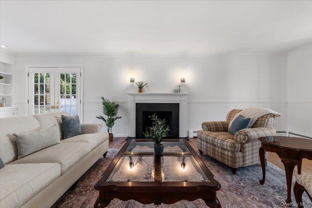 306 Southdown Road, Lloyd Harbor, NY 11743