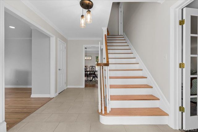 306 Southdown Road, Lloyd Harbor, NY 11743