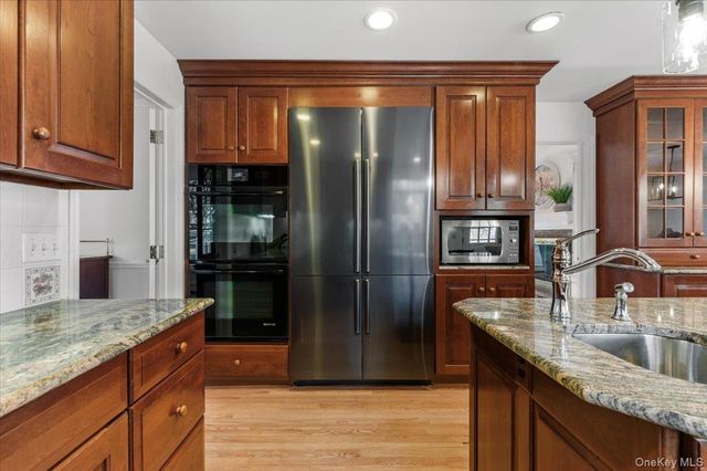 306 Southdown Road, Lloyd Harbor, NY 11743