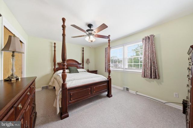 720 BELLEVUE AVE, Hammonton, NJ 08037