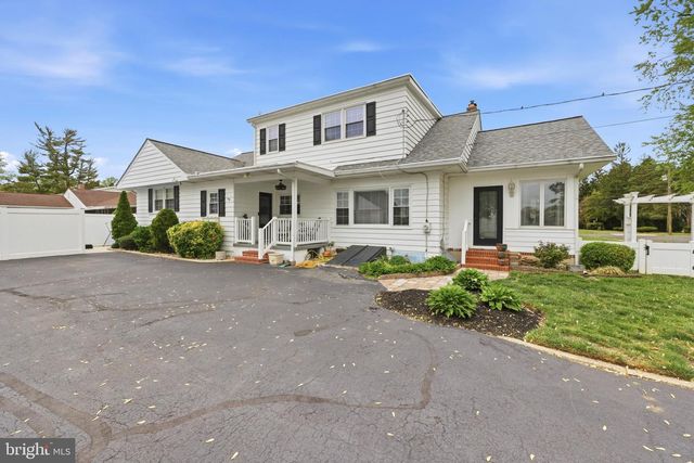 720 BELLEVUE AVE, Hammonton, NJ 08037