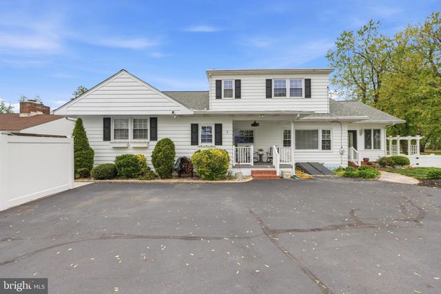 720 BELLEVUE AVE, Hammonton, NJ 08037
