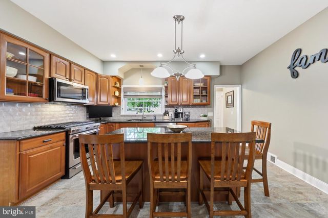 720 BELLEVUE AVE, Hammonton, NJ 08037