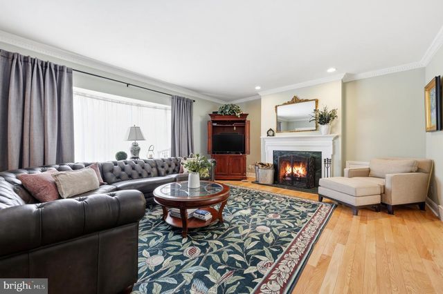 720 BELLEVUE AVE, Hammonton, NJ 08037