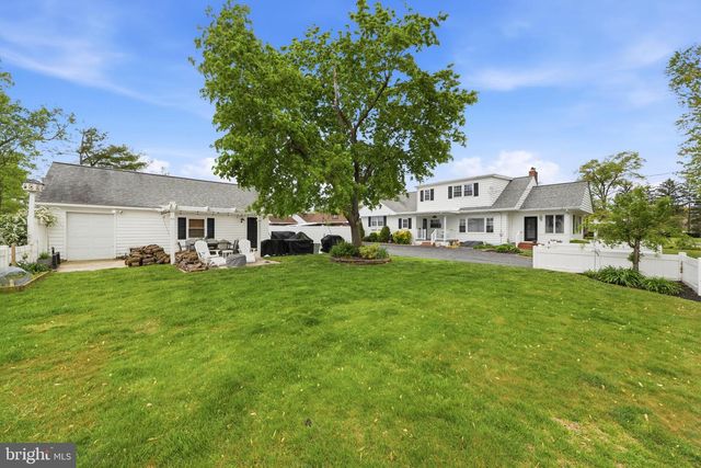 720 BELLEVUE AVE, Hammonton, NJ 08037