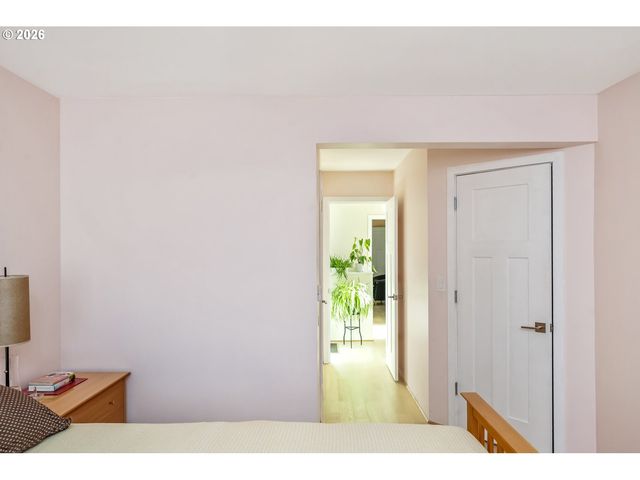 2040 TITAN Ter, West Linn, OR 97068