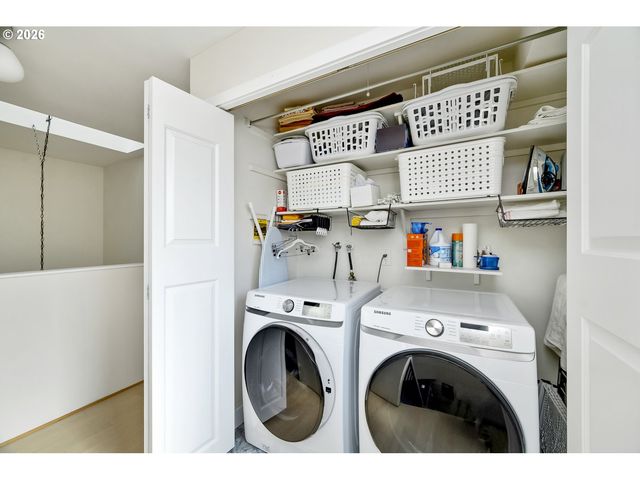 2040 TITAN Ter, West Linn, OR 97068