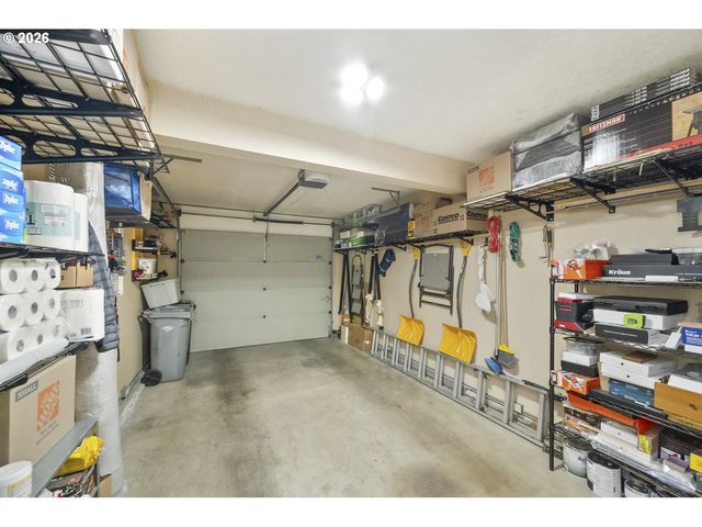 2040 TITAN Ter, West Linn, OR 97068