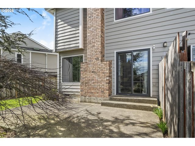 2040 TITAN Ter, West Linn, OR 97068