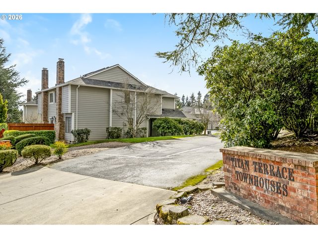 2040 TITAN Ter, West Linn, OR 97068