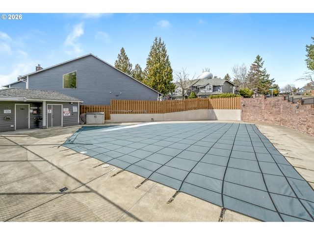 2040 TITAN Ter, West Linn, OR 97068