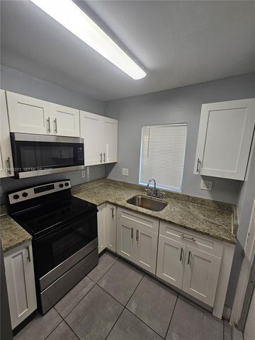 1128 NW 101st St, Miami, FL 33150