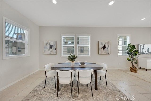 104 Sculpture, Irvine, CA 92618