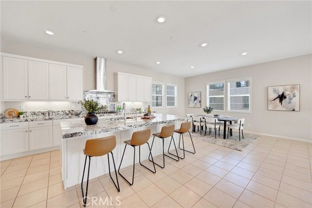 104 Sculpture, Irvine, CA 92618