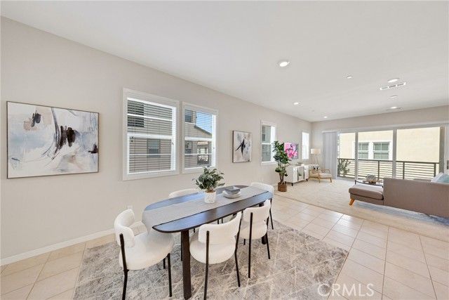 104 Sculpture, Irvine, CA 92618