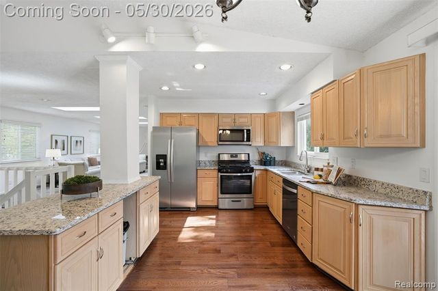 5620 Eastman Boulevard, West Bloomfield, MI 48323
