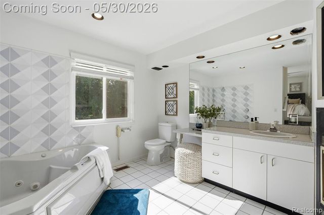 5620 Eastman Boulevard, West Bloomfield, MI 48323