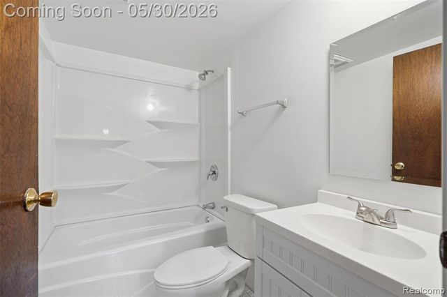 5620 Eastman Boulevard, West Bloomfield, MI 48323