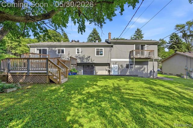 5620 Eastman Boulevard, West Bloomfield, MI 48323