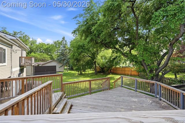 5620 Eastman Boulevard, West Bloomfield, MI 48323