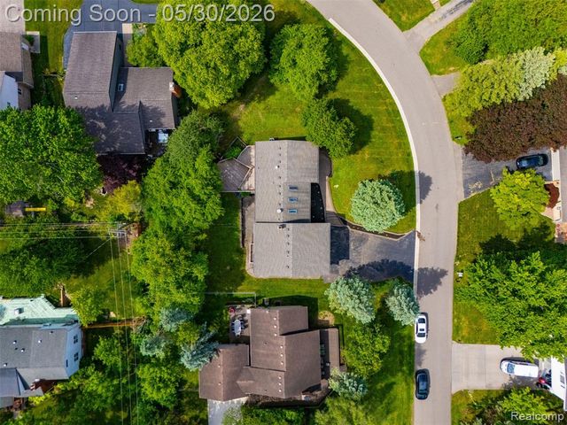 5620 Eastman Boulevard, West Bloomfield, MI 48323
