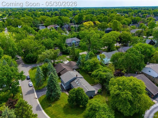 5620 Eastman Boulevard, West Bloomfield, MI 48323