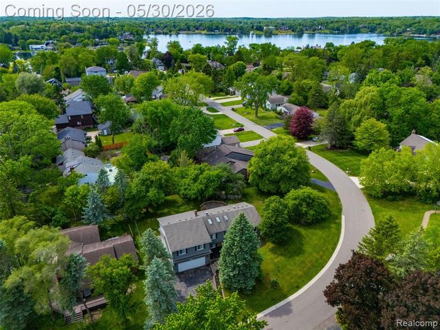 5620 Eastman Boulevard, West Bloomfield, MI 48323