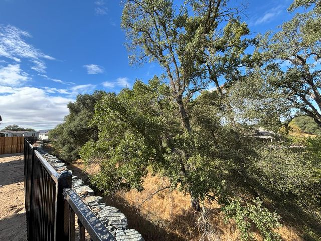 5740 Golden Pond Dr, Rocklin, CA 95677