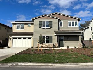 5740 Golden Pond Dr, Rocklin, CA 95677