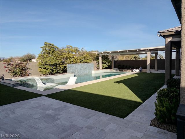 9706 Yellow Shadow Avenue, Las Vegas, NV 89149