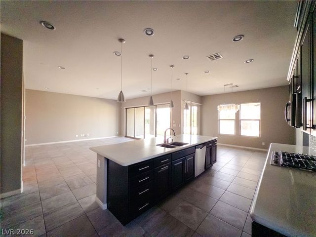 9706 Yellow Shadow Avenue, Las Vegas, NV 89149