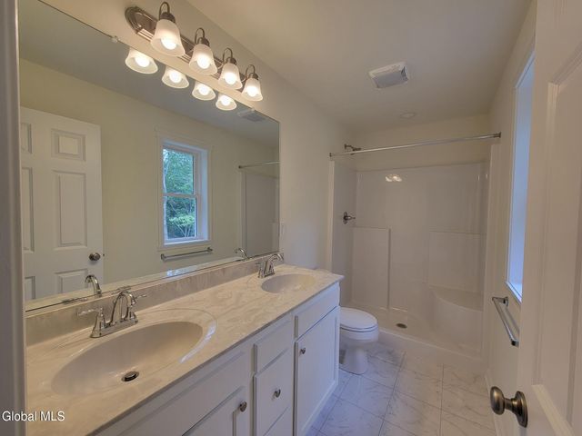 568 NYS 355 Cooper Hill Road, Poestenkill, NY 12198