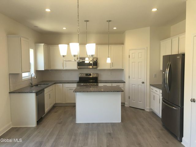 568 NYS 355 Cooper Hill Road, Poestenkill, NY 12198