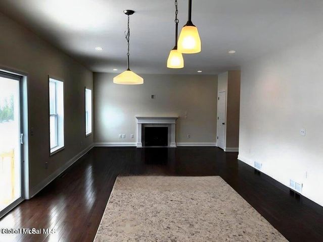 568 NYS 355 Cooper Hill Road, Poestenkill, NY 12198