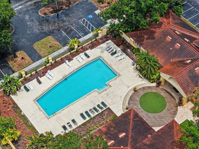 5602 PINNACLE HEIGHTS CIRCLE 108, Tampa, FL 33624