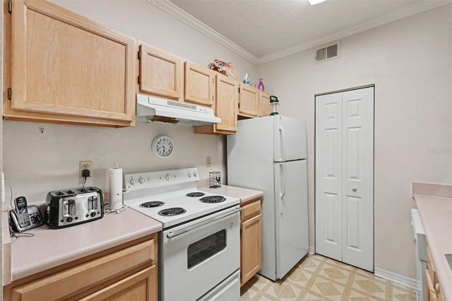 5602 PINNACLE HEIGHTS CIRCLE 108, Tampa, FL 33624