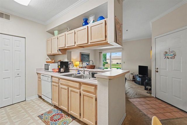 5602 PINNACLE HEIGHTS CIRCLE 108, Tampa, FL 33624