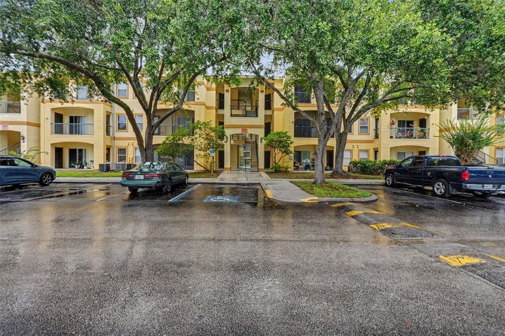 5602 PINNACLE HEIGHTS CIRCLE 108, Tampa, FL 33624