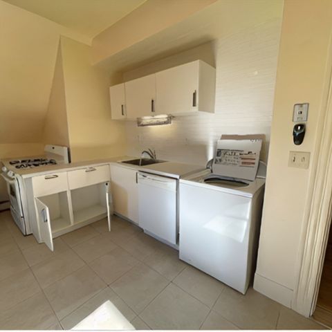 92 Thurston St. 3, Somerville, MA 02145