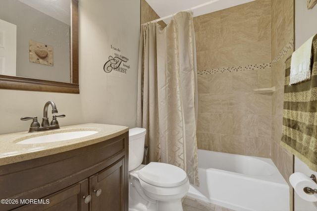 30 Heritage Drive, Howell, NJ 07731