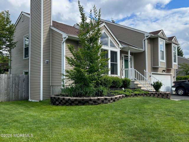 30 Heritage Drive, Howell, NJ 07731