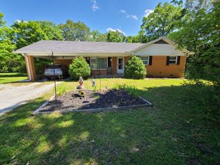315 Lick Creek Rd, NW, Big Sandy, TN 38221